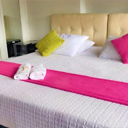 Hotel Zafiro Boutique Богота Екстериор снимка