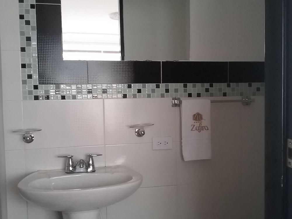 Hotel Zafiro Boutique Богота Екстериор снимка