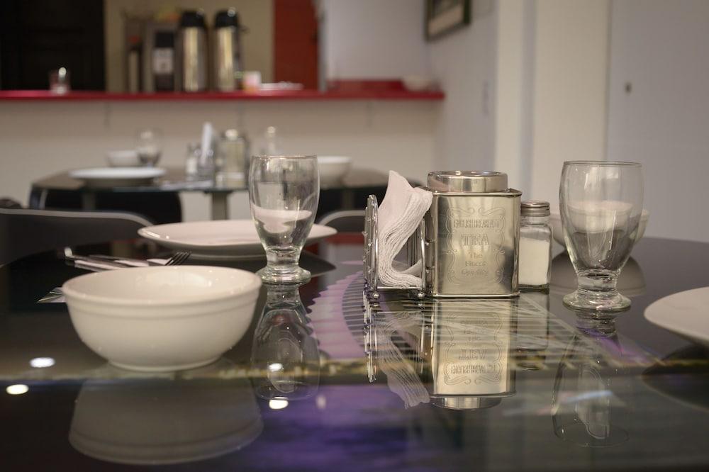 Hotel Zafiro Boutique Богота Екстериор снимка