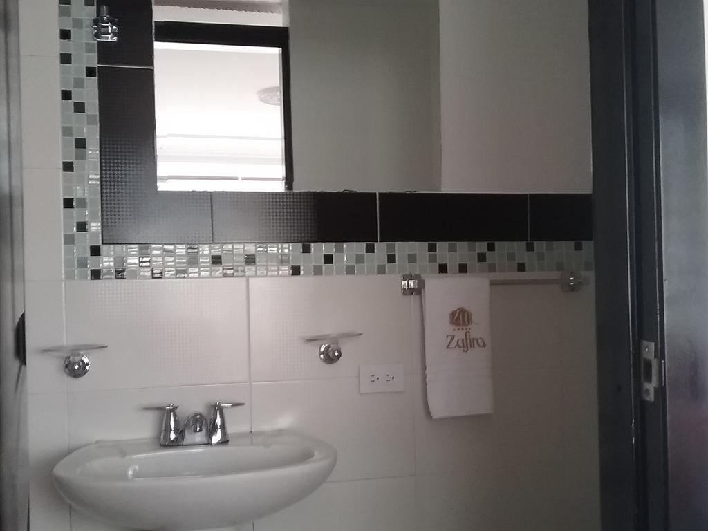 Hotel Zafiro Boutique Богота Екстериор снимка