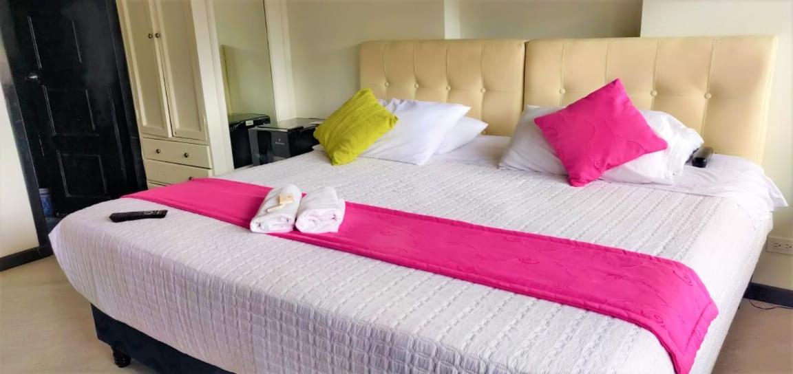 Hotel Zafiro Boutique Богота Екстериор снимка